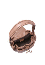 Load image into Gallery viewer, Abro Large Star Saddle Leather Shoulder Bag in Camel