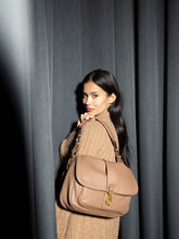 Load image into Gallery viewer, Abro Large Star Saddle Leather Shoulder Bag in Camel