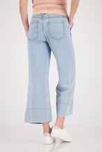 Load image into Gallery viewer, Monari Wide Leg Jeans in Light Denim