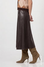 Load image into Gallery viewer, Monari Faux leather skirt in Black Coffee
