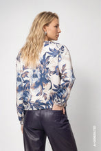 Load image into Gallery viewer, Monari Blue Floral Top