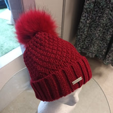 Load image into Gallery viewer, SEEBERGER knit beanie cashmere silk with turn up with real fur pompon in wine red
