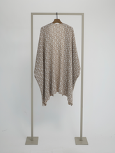 Load image into Gallery viewer, Herzen's Poncho 5004 in Beige/White