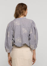Load image into Gallery viewer, Summum Striped Top with Flowers
