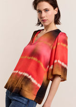 Load image into Gallery viewer, Summum Faded Top with Butterfly Sleeves
