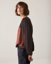 Load image into Gallery viewer, Summum Two-Tone Top with Lace