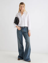Load image into Gallery viewer, Marella Acume Cropped Shirt in White