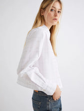 Load image into Gallery viewer, Marella Acume Cropped Shirt in White