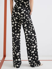 Load image into Gallery viewer, Marella Favetta Printed Satin Trousers in Black/White