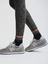 Load image into Gallery viewer, Varley Move Pocket Legging High 25' in Obsidian Dew