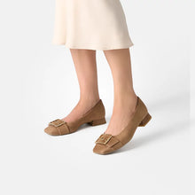 Load image into Gallery viewer, Paul Green 3855 Pumps in Brown