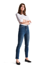 Load image into Gallery viewer, RIANI 3/4 Length Sleeve T-Shirt in White