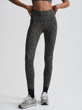 Load image into Gallery viewer, Varley Move Pocket Legging High 25' in Obsidian Dew