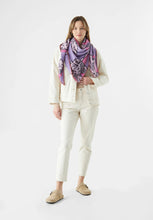 Load image into Gallery viewer, Codello Soft Triangle Scarf in Lilac