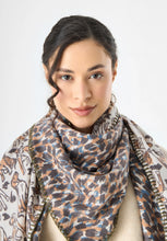 Load image into Gallery viewer, Codello Triangular Scarf with Hand-Drawn Dog Print in Camel