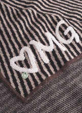 Load image into Gallery viewer, Codello Striped Triangular Scarf with neon in Black