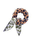 Load image into Gallery viewer, Codello Scarf with a Fur Heart Print in Blue