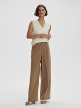 Load image into Gallery viewer, Varley Kay Cable Knit Vest in White