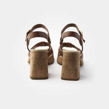 Load image into Gallery viewer, Paul Green Sandal 6073 in Tan
