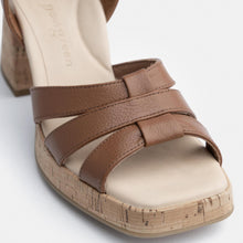 Load image into Gallery viewer, Paul Green Sandal 6073 in Tan

