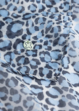 Load image into Gallery viewer, Codello Printed Leo Scarf in Blue