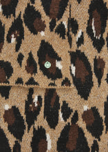 Load image into Gallery viewer, Codello Knitted Scarf with Polyester Blend with Leopard Pattern