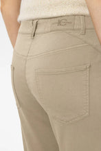 Load image into Gallery viewer, Luisa Cerano High-Stretch Tapered Denim in Sand