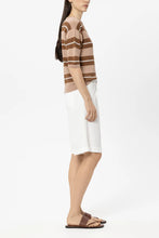 Load image into Gallery viewer, Luisa Cerano Bermuda Shorts in Linen Blend in White