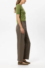 Load image into Gallery viewer, Luisa Cerano Barrel-Leg Denim in Muskat