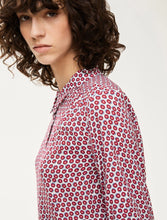 Load image into Gallery viewer, iBlue Ester Blouse in Ivory Apple