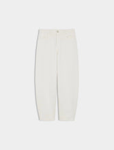 Load image into Gallery viewer, iBlue Natale Barrel-Leg Jeans in White