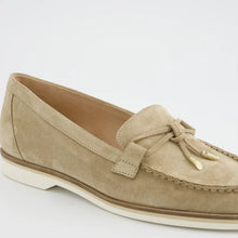 Load image into Gallery viewer, Paul Green 1202 Loafers in Beige