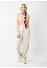 Load image into Gallery viewer, Codello Premium Carre made of Pure Silk with Paisley Motif in Orange
