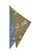 Load image into Gallery viewer, Codello Triangular Scarf with Flora and Fauna Motifs in Green