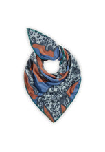 Load image into Gallery viewer, Codello Soft Triangle Scarf in Blue