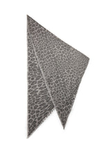 Load image into Gallery viewer, Codello Triangle Scarf with Leopard Print in Grey