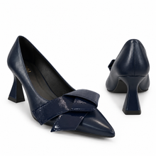 Load image into Gallery viewer, Lodi KAL Court Shoe in Navy