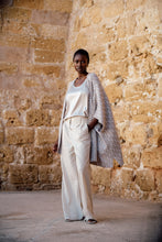 Load image into Gallery viewer, Herzen's Poncho 5004 in Beige/White