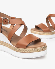 Load image into Gallery viewer, NeroGiardini Leather Sandal in Brown
