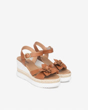 Load image into Gallery viewer, NeroGiardini E616012 in Tan