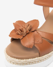 Load image into Gallery viewer, NeroGiardini E616012 in Tan