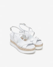 Load image into Gallery viewer, NeroGiardini Wedged Sandals E410560D in White
