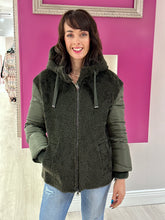 Load image into Gallery viewer, Ventcouvert Bi Material Down Jacket