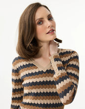 Load image into Gallery viewer, Leo & Ugo V-Sweater Navy/Beige