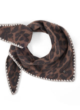 Load image into Gallery viewer, Codello Wool Mix Triangular Scarf in Dark Brown Leopard