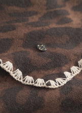 Load image into Gallery viewer, Codello Wool Mix Triangular Scarf in Dark Brown Leopard