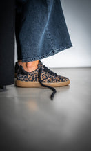 Load image into Gallery viewer, Kennel & Schmenger POP Trainers in Leopard