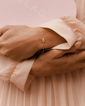 Load image into Gallery viewer, EDBLAD Love Sparl Bracelet in Gold
