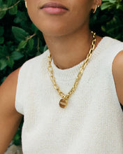 Load image into Gallery viewer, EDEBLAD Mom Necklace Maxi in Gold