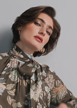 Load and play video in Gallery viewer, Riani Blouse with Floral Print
